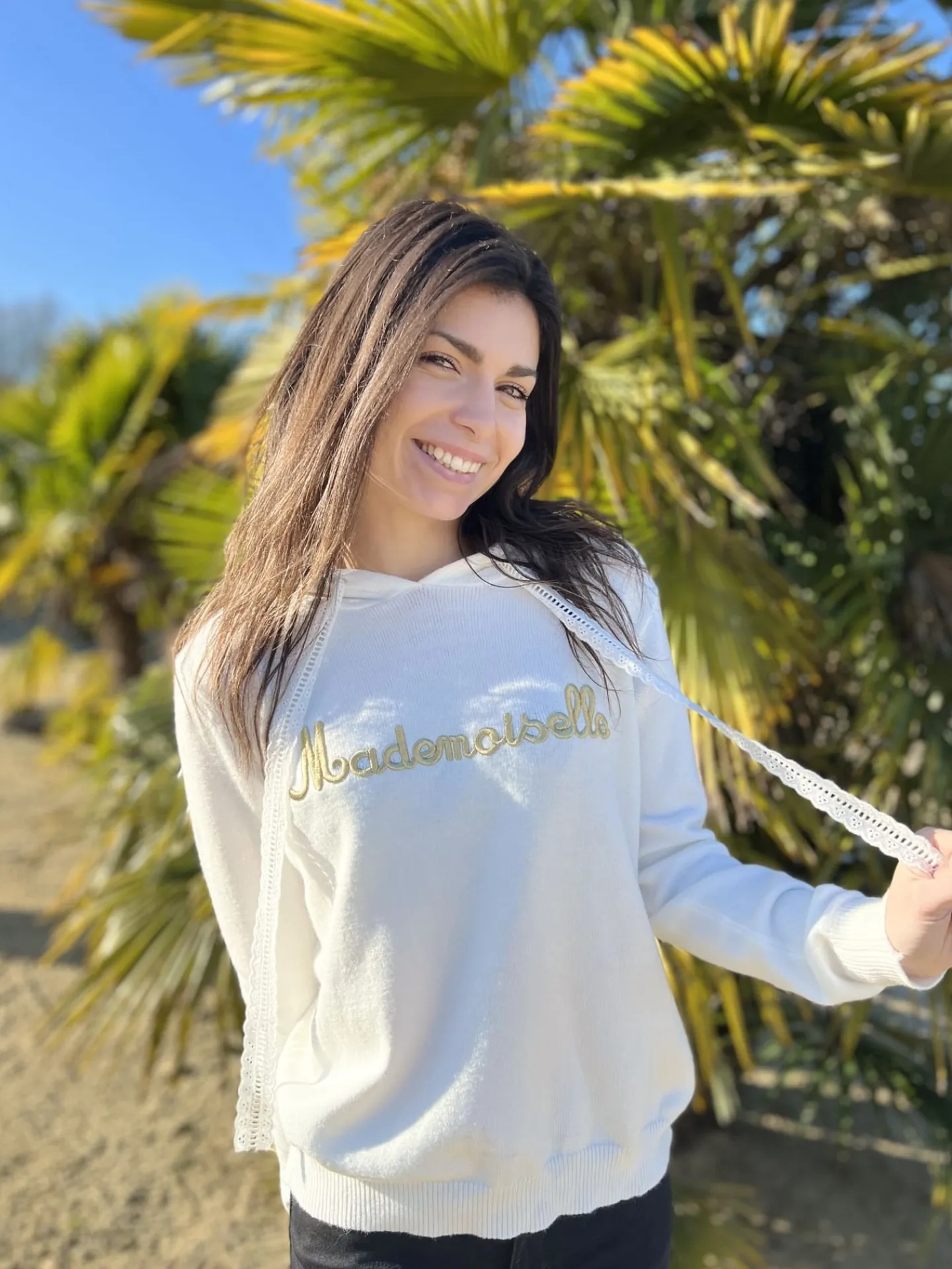 Pull Mademoiselle*Mademoiselle Marcelle Hot
