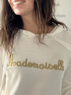 Pull Mademoiselle*Mademoiselle Marcelle Hot